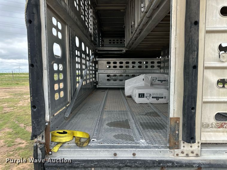 image for item EQ4862 1997 Wilson PSAL-303P livestock trailer