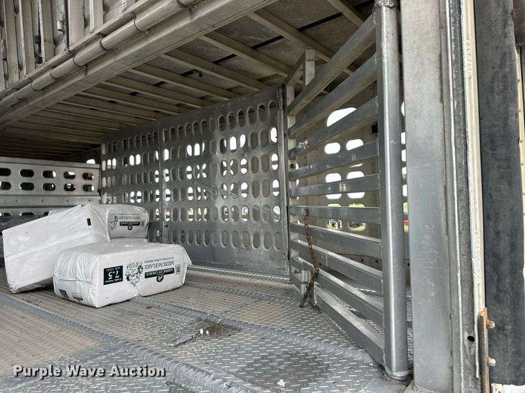 image for item EQ4862 1997 Wilson PSAL-303P livestock trailer