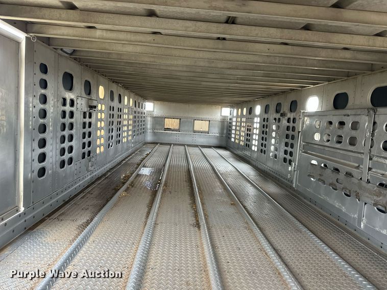 image for item EQ4862 1997 Wilson PSAL-303P livestock trailer