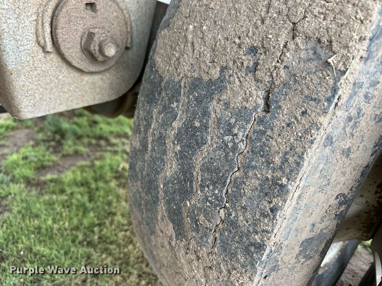 image for item EQ4862 1997 Wilson PSAL-303P livestock trailer