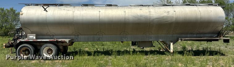 image for item ER8398 1993 Ledwell feed delivery trailer