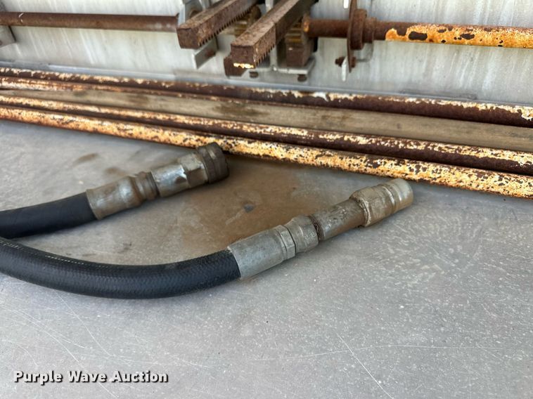 image for item ER8398 1993 Ledwell feed delivery trailer