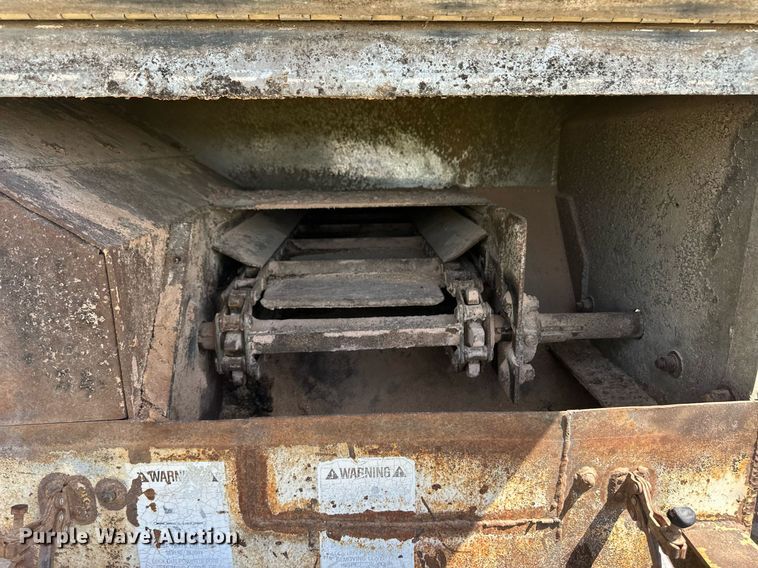 image for item ER8398 1993 Ledwell feed delivery trailer