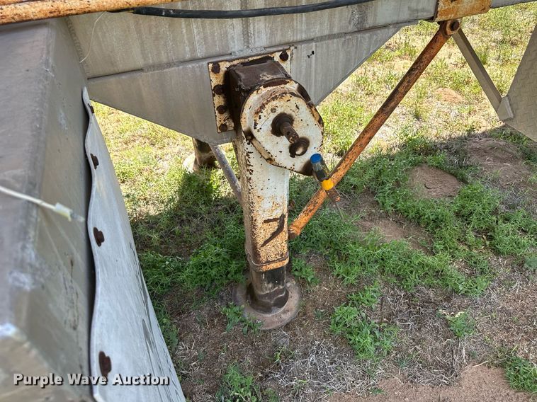 image for item ER8398 1993 Ledwell feed delivery trailer