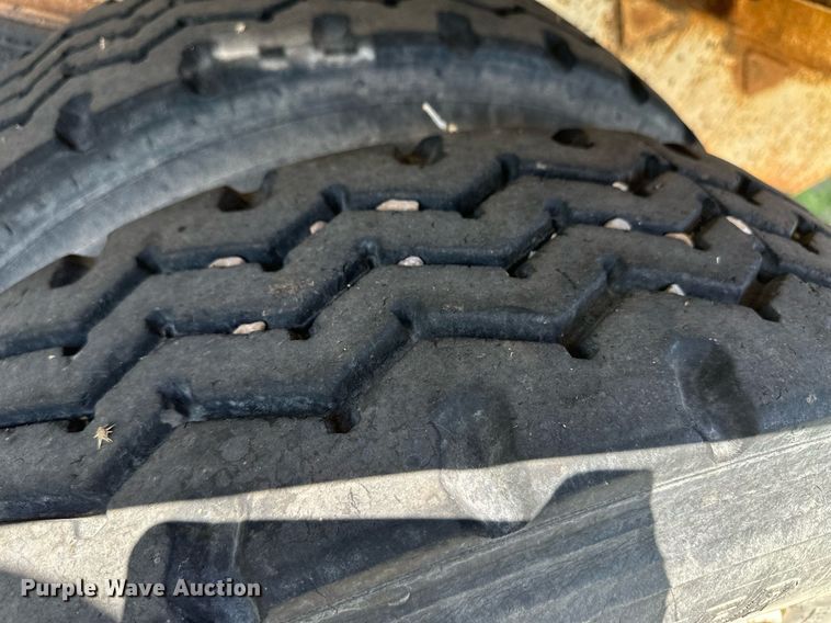 image for item ER8398 1993 Ledwell feed delivery trailer