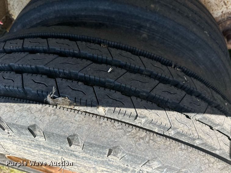 image for item ER8398 1993 Ledwell feed delivery trailer