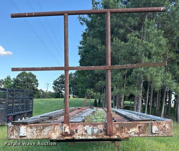 image for item ND9776 1985 Wilson flatbed trailer