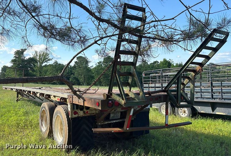 image for item ND9776 1985 Wilson flatbed trailer