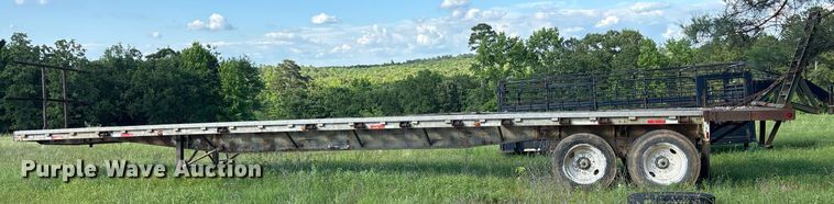 image for item ND9776 1985 Wilson flatbed trailer