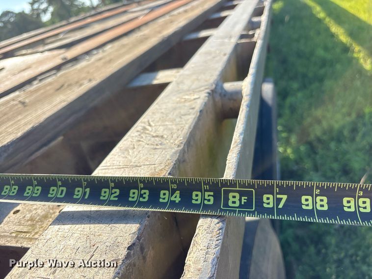 image for item ND9776 1985 Wilson flatbed trailer