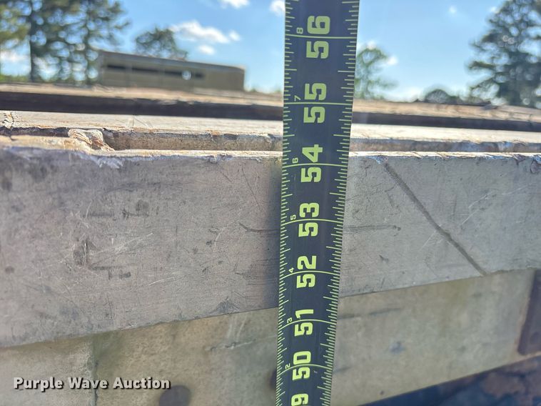 image for item ND9776 1985 Wilson flatbed trailer