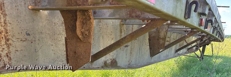 image for item ND9776 1985 Wilson flatbed trailer