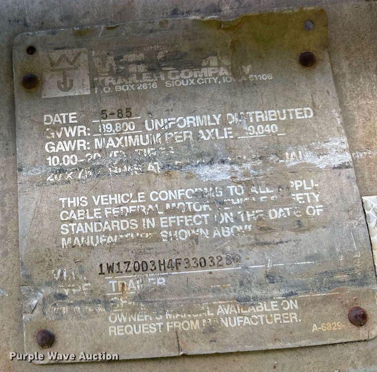 image for item ND9776 1985 Wilson flatbed trailer