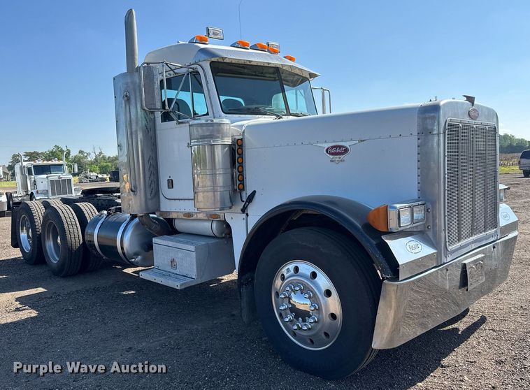 image for item NE9818 2002 Peterbilt 379 semi truck