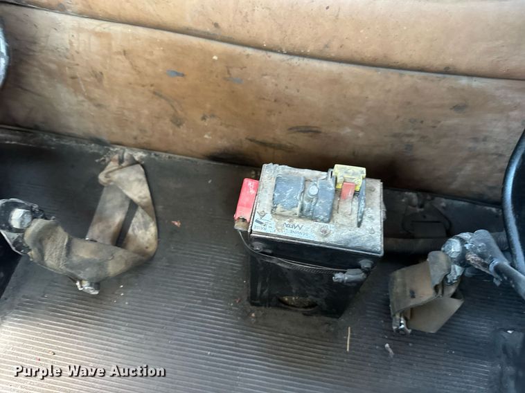 image for item NE9818 2002 Peterbilt 379 semi truck