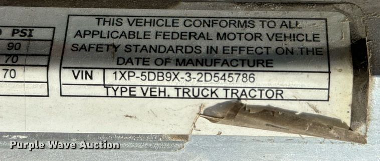 image for item NE9818 2002 Peterbilt 379 semi truck