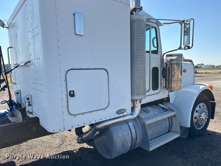 image for item NE9819 2007 Peterbilt 379 semi truck