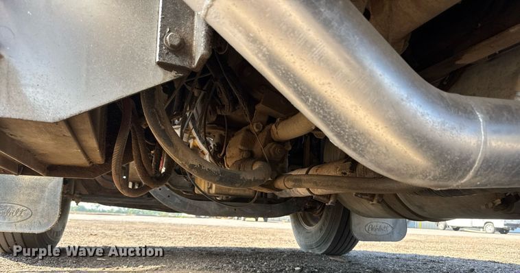 image for item NE9819 2007 Peterbilt 379 semi truck