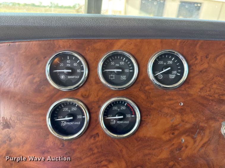 image for item NE9819 2007 Peterbilt 379 semi truck