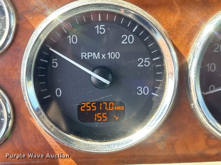 image for item NE9819 2007 Peterbilt 379 semi truck