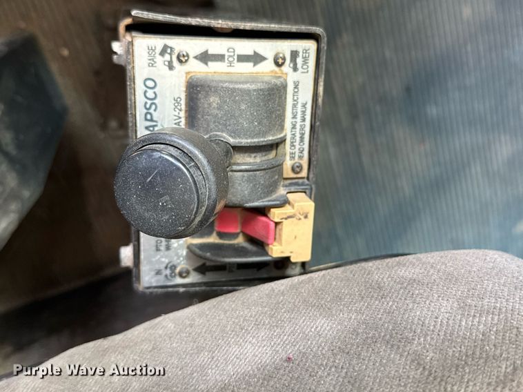 image for item NE9819 2007 Peterbilt 379 semi truck