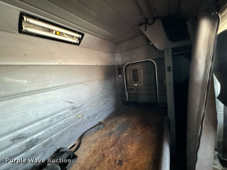 image for item NE9819 2007 Peterbilt 379 semi truck