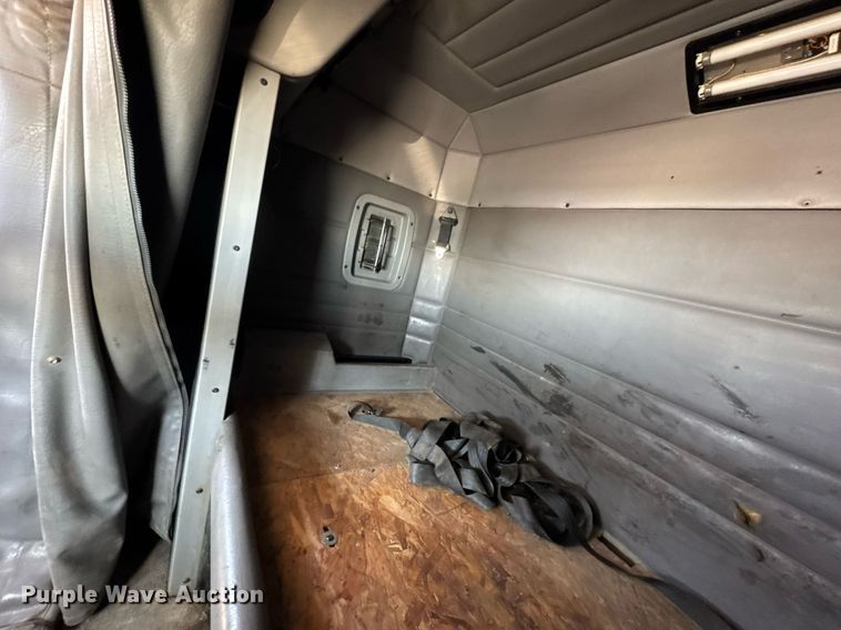 image for item NE9819 2007 Peterbilt 379 semi truck