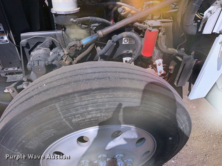 image for item NE9819 2007 Peterbilt 379 semi truck