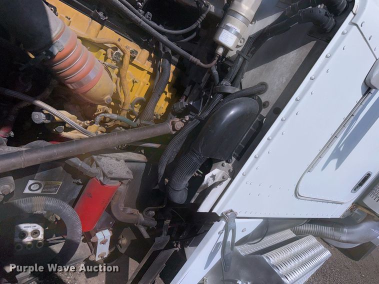 image for item NE9819 2007 Peterbilt 379 semi truck