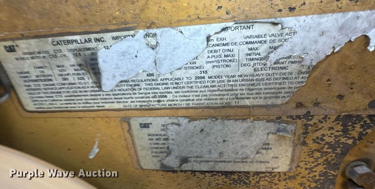 image for item NE9819 2007 Peterbilt 379 semi truck