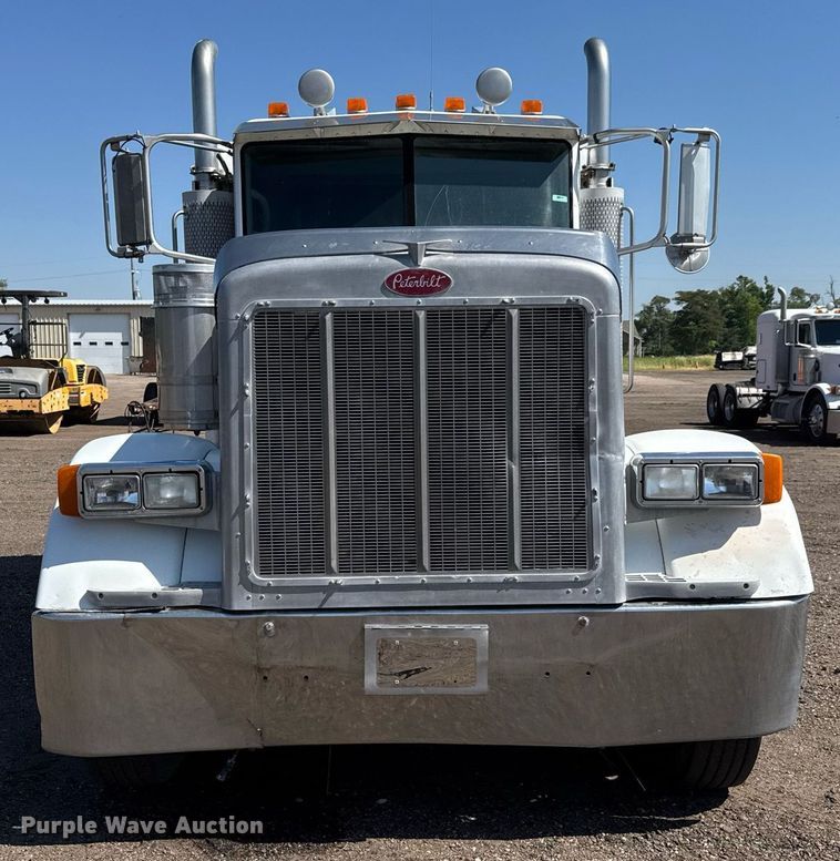 image for item NE9820 2007 Peterbilt 379 semi truck
