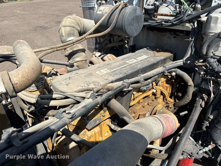 image for item NE9820 2007 Peterbilt 379 semi truck