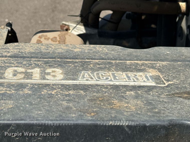 image for item NE9820 2007 Peterbilt 379 semi truck