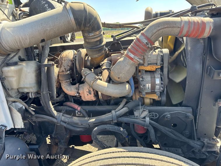 image for item NE9820 2007 Peterbilt 379 semi truck