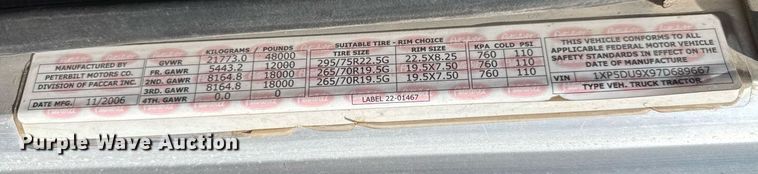 image for item NE9820 2007 Peterbilt 379 semi truck