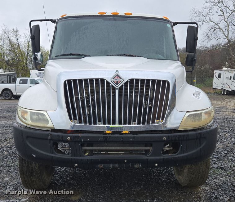 image for item YA0339 2004 International 4300 refuse truck