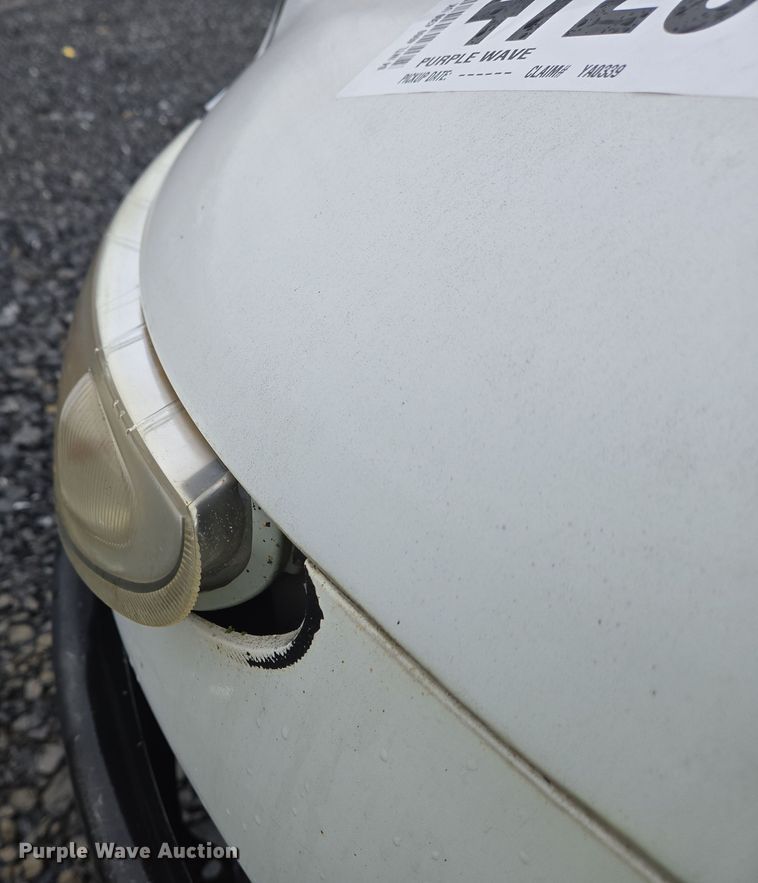 image for item YA0339 2004 International 4300 refuse truck