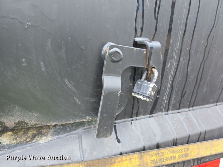 image for item YA0339 2004 International 4300 refuse truck