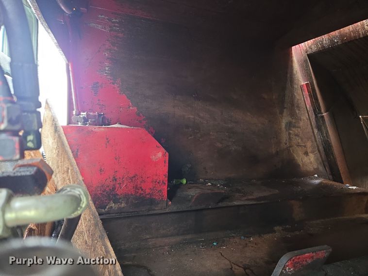 image for item YA0339 2004 International 4300 refuse truck