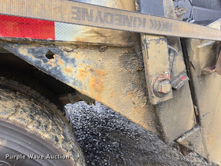 image for item YA0339 2004 International 4300 refuse truck