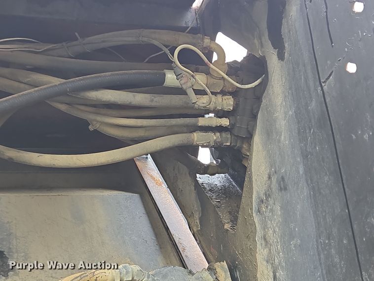 image for item YA0339 2004 International 4300 refuse truck