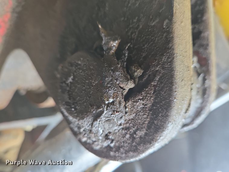 image for item YA0339 2004 International 4300 refuse truck