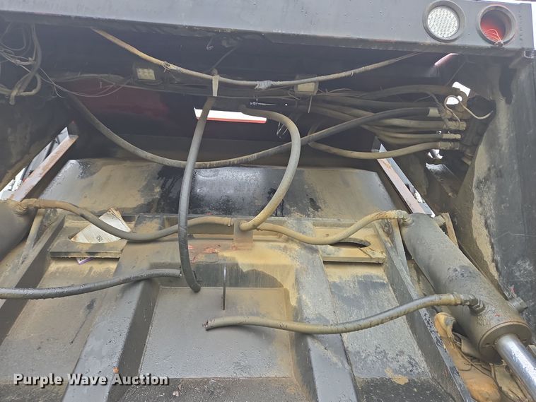 image for item YA0339 2004 International 4300 refuse truck