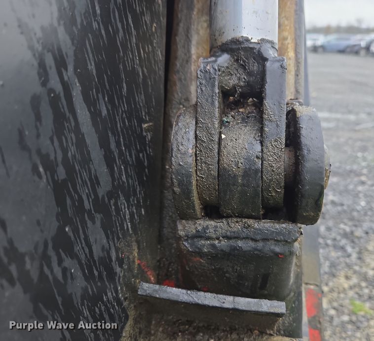 image for item YA0339 2004 International 4300 refuse truck