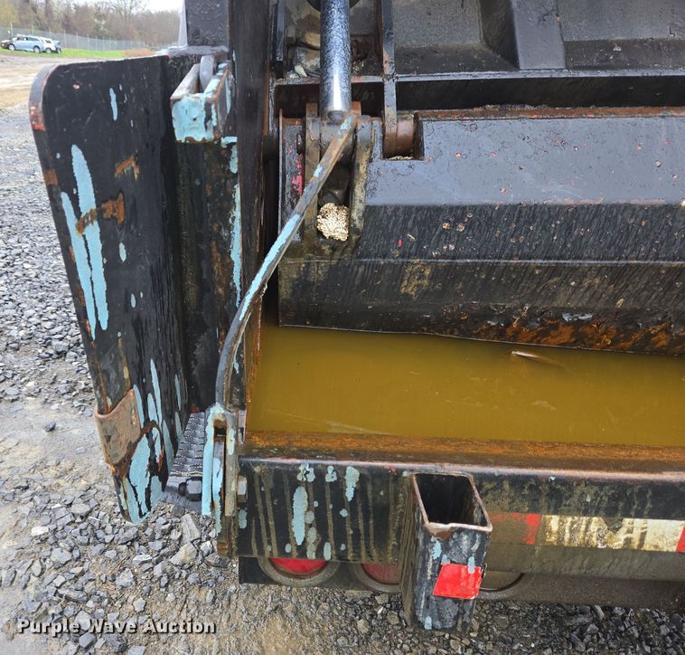 image for item YA0339 2004 International 4300 refuse truck