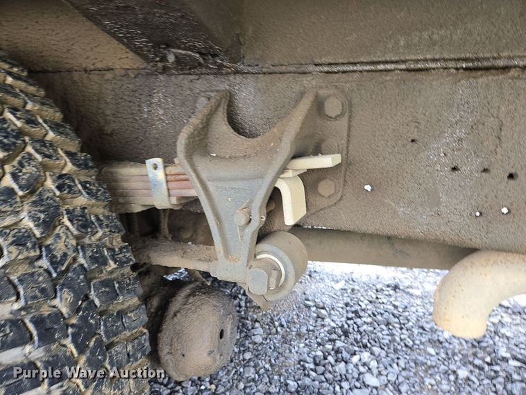 image for item YA0339 2004 International 4300 refuse truck