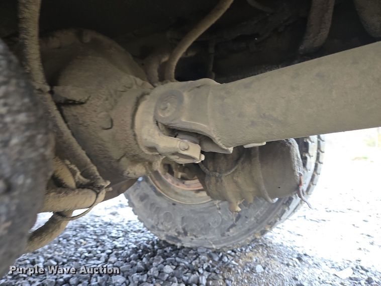 image for item YA0339 2004 International 4300 refuse truck