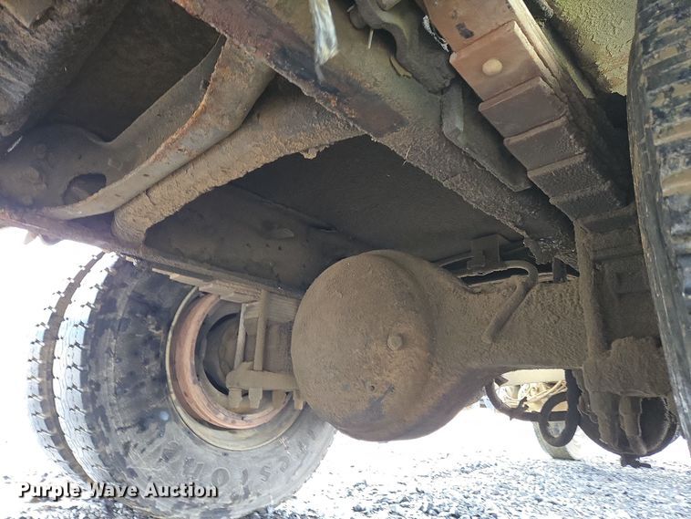 image for item YA0339 2004 International 4300 refuse truck