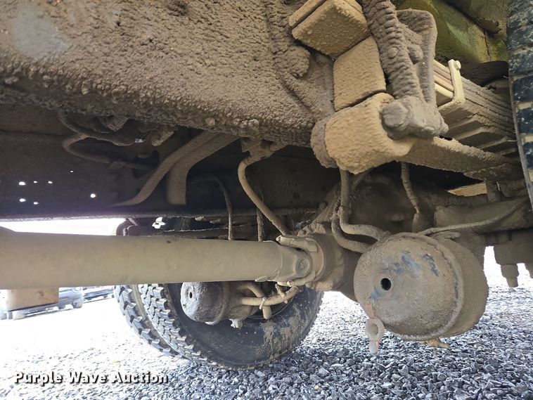 image for item YA0339 2004 International 4300 refuse truck