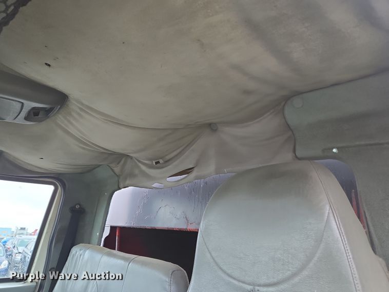 image for item YA0339 2004 International 4300 refuse truck